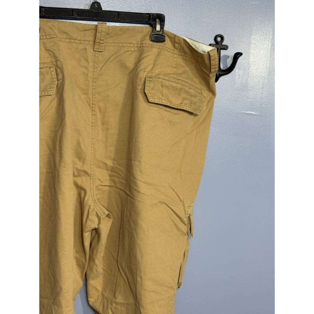 Roundtree & Yorke Khaki Cargo Shorts Size 46W - Picture 8 of 10
